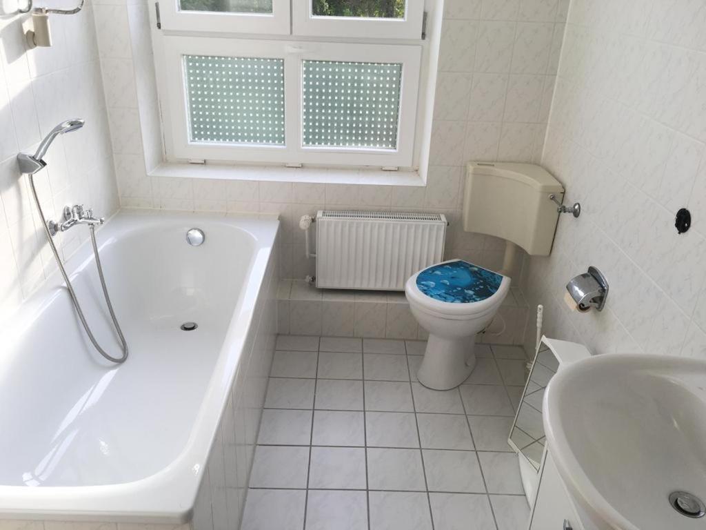 Gemuetliche Ferienwohnung Fuer 6 Personen Im Schloss Kastorf Knorrendorf Ngoại thất bức ảnh